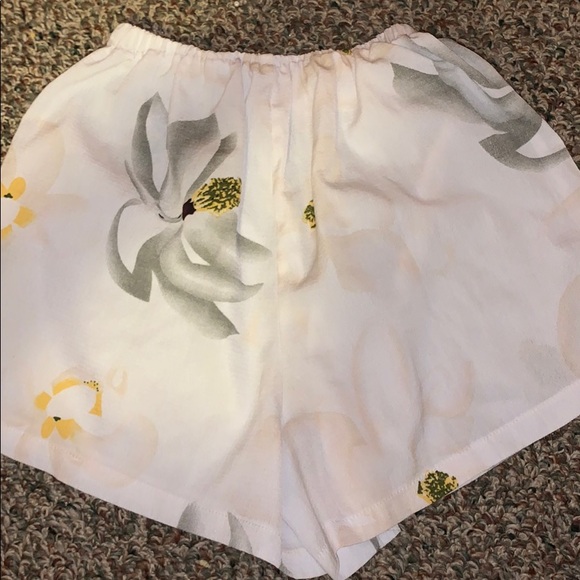 Floral shorts - Picture 1 of 1